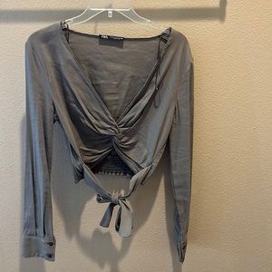 Zara medium cropped army green long sleeve shirt